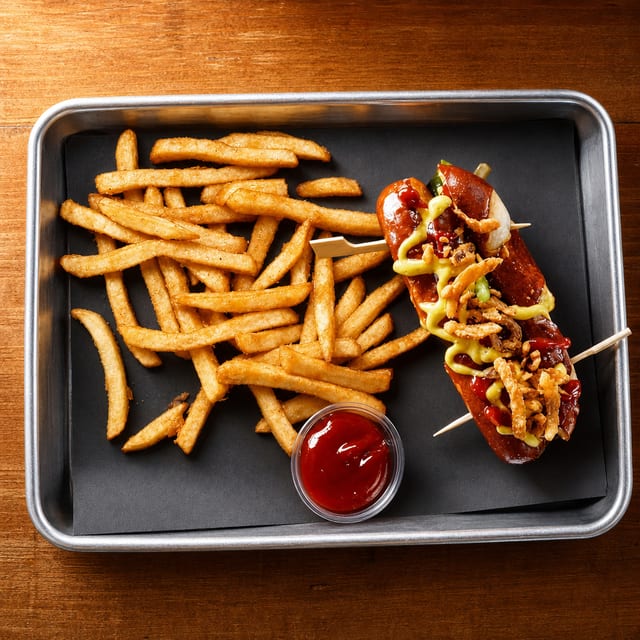 HOT DOG & FRIES.