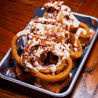 LOADED ONION RINGS