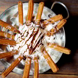 CHURROS WITH ICE CREAM